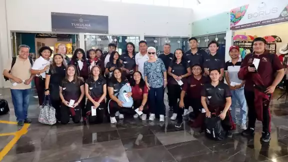 Al menos 20 alumnos viajaron a la Ciudad de México
