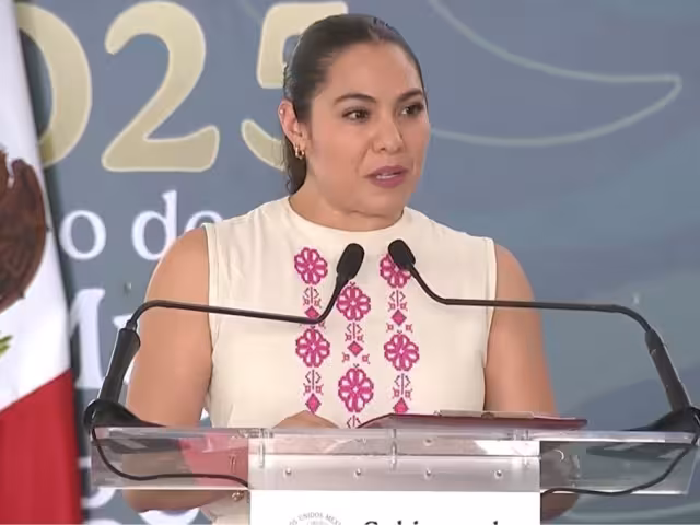 Indira Vizcaíno Silva, gobernadora de Colima