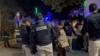 Turista denuncia al personal del Hotel Riu y elementos de la Policía Turística por agresiones y robo en Cancún