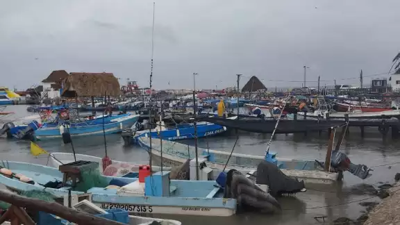 Por sexto día consecutivo, 150 lancheros no han podido ofrecer sus tours por el cierre del puerto