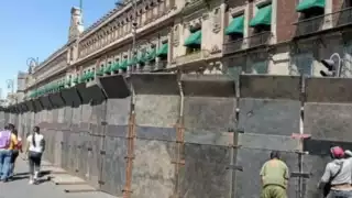 Palacio Nacional amanece blindado tras ataque de normalistas de  Ayotzinapa