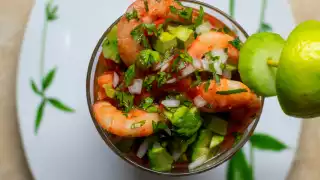 Error que no debes cometer al preparar coctel de camarón 