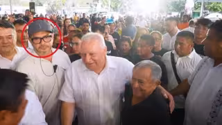 En el festejo del Día del Padre fue captado el extitular de Aduanas y su mano derecha; el evento sirvió de promoción política