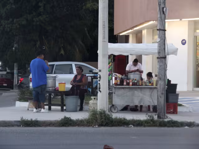 Hay ciudadanos que  sobreviven gracias a  la venta ambulante.