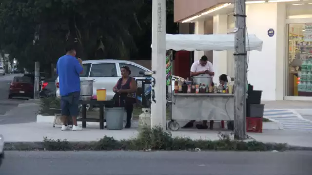 Hay ciudadanos que  sobreviven gracias a  la venta ambulante.