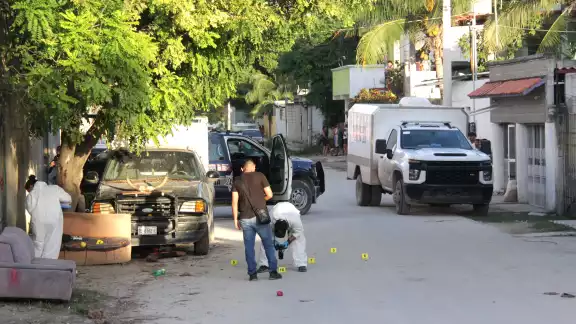 Víctima residía en la colonia México, quien recibió por lo menos ocho impactos de bala de arma corta, calibre .9 milímetros, de acuerdo con reporte policial. Víctima residía en la colonia México, quien recibió por lo menos ocho impactos de bala de arma corta, calibre .9 milímetros, de acuerdo con reporte policial.