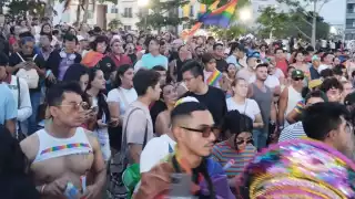 Arcoíris de la fiesta del Orgullo invade la Quinta Avenida