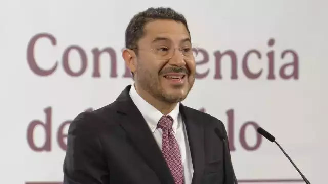 Martí Batres Guadarrama, director del Instituto de Seguridad y Servicios Sociales de los Trabajadores del Estado (ISSSTE)