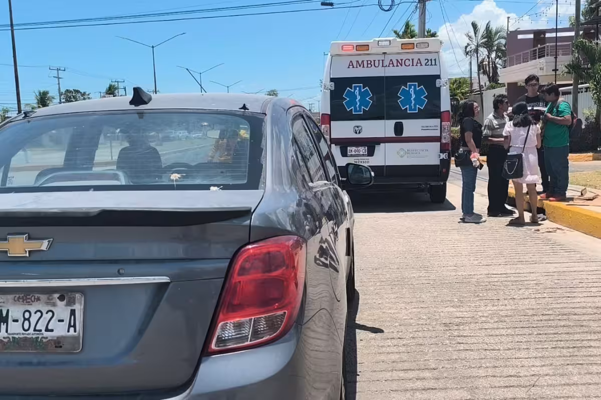 Automovilista no respeta alto y choca contra motociclista en Campeche ...