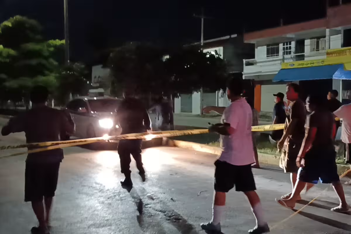 Habitantes de Cancún bloquean calles y avenidas por falta de luz - PorEsto
