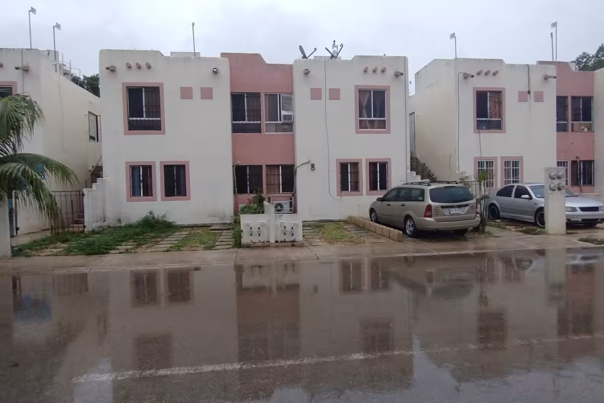 Lluvias exponen mala calidad de las casas en fraccionamientos de Playa ...