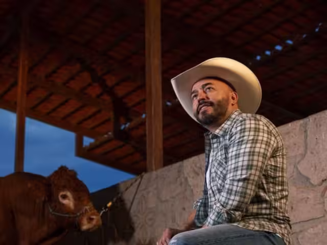 Lupillo Rivera fue hospitalizado de emergencia y cancela varios de sus conciertos