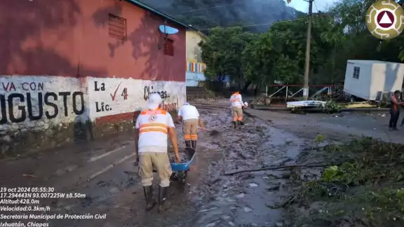 Las fuertes lluvias provocadas por el Frente Frío 4 en Chiapas causan desbordamientos de ríos y arroyos Las fuertes lluvias provocadas por el Frente Frío 4 en Chiapas causan desbordamientos de ríos y arroyos
