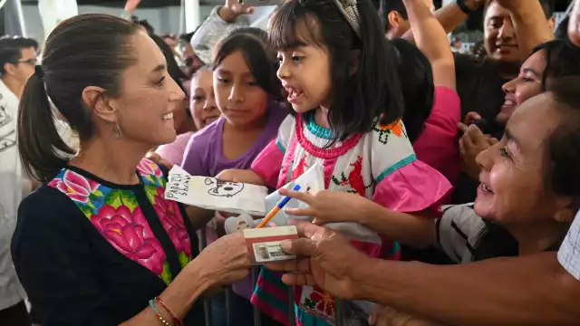 En el evento de inauguración, Claudia Sheinbaum destacó la importancia del sector salud en el país.