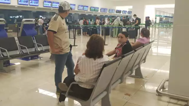 Mientras algunos como Paty Manterola posaban para tomarse fotos, otros aprovecharon para escapar