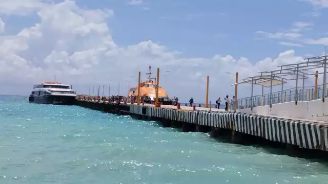 Las navieras anuncian suspensión temporal de cruces hacia Cozumel por la llegada del ciclón tropical Nueve.