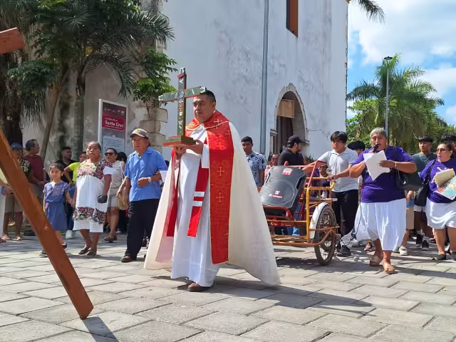 El viacrucis se realizó de manera simultanea en por lo menos siete capillas