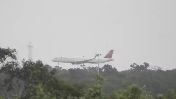 Vuelo Cancún-Londres aterriza de emergencia en Estados Unidos por riña entre pasajeros Vuelo Cancún-Londres aterriza de emergencia en Estados Unidos por riña entre pasajeros