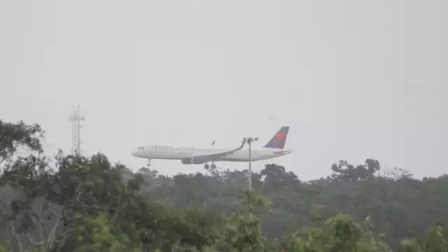 Vuelo Cancún-Londres aterriza de emergencia en Estados Unidos por riña entre pasajeros