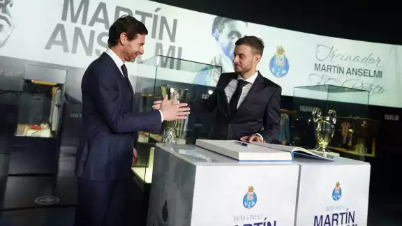 Anselmi cierra la novela con Cruz Azul y Porto Anselmi cierra la novela con Cruz Azul y Porto