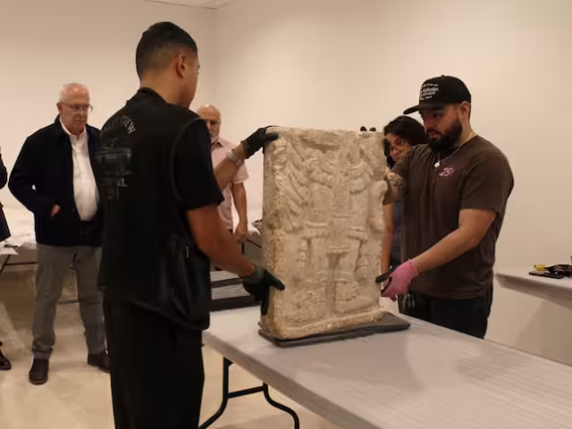 La pieza data del periodo Clásico maya (600-900 d.C.).