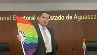 Drag Race México rinde homenaje a le magistrade Jesús Ociel Baena... ¡y la que legisle!