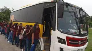 Nueva ruta de transporte escolar en Champotón asegura acceso a la educación