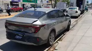 Aparatoso accidente deja daños valuados en 180 mil pesos