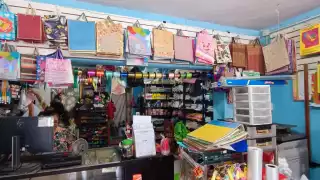 Los comerciantes del rubro recordaron que estos cambios han sucedido desde que comenzó el año, sobre todo en artículos como libretas y mochilas.