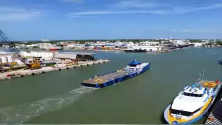 El Puerto Isla del Carmen es la plataforma logística petrolera más importante de México