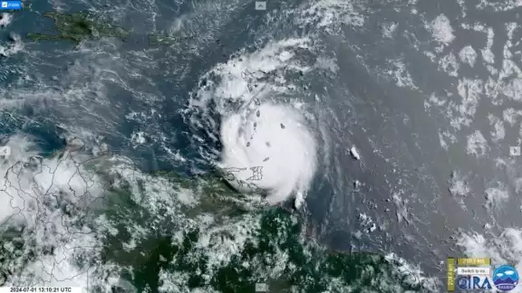 Imagen del huracán Beryl tomada por satélites desde el espacio exterior Imagen del huracán Beryl tomada por satélites desde el espacio exterior