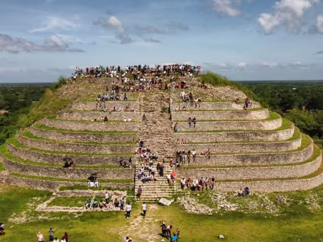 Desde la cima de la pirámide Kinich Kak Moo se tiene una vista incomparable