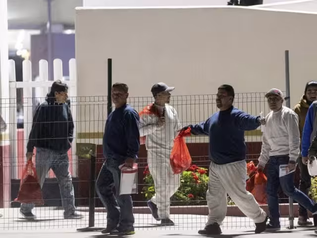 Advierten sobre el riesgo de una crisis humanitaria debido a la repatriación masiva de mexicanos