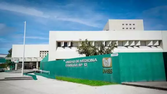 Hallan con vida a mujer embarazada colgada, pero muere en hospital