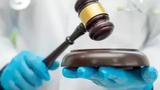 Mujer a la que le amputaron el seno acusa negligencia en Centro Médico; FGR inicia investigación