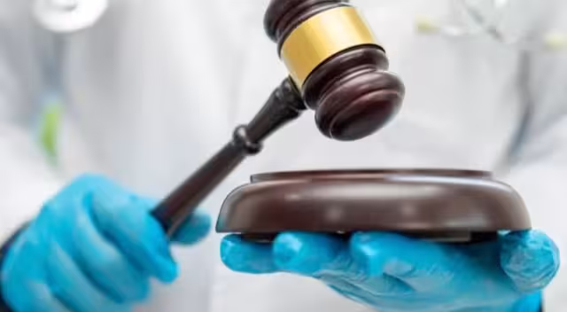 Mujer acusa negligencia en Centro Médico tras amputación de seno