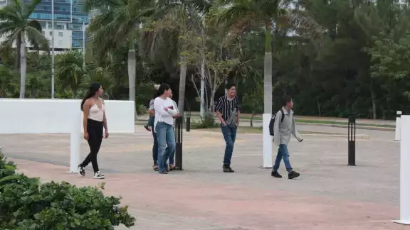En la ciudad habrá poca presencia de rayos del sol En la ciudad habrá poca presencia de rayos del sol