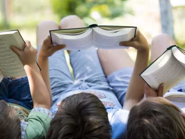 Leer en familia ayuda a estar tranquilo