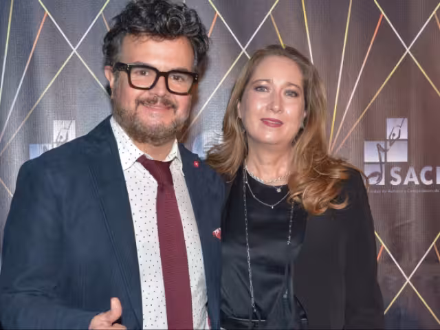Aleks Syntek  y su esposa