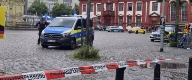 Luego de que en días atrás un sujeto atacó con un cuchillo a policías en mannheim, se vuelve a producir un ataque de este tipo, ahora contra un candidato