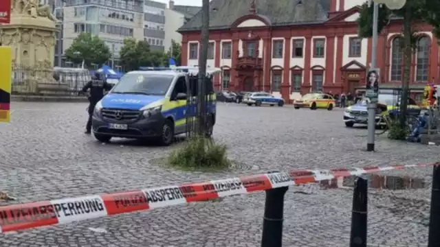 Luego de que en días atrás un sujeto atacó con un cuchillo a policías en mannheim, se vuelve a producir un ataque de este tipo, ahora contra un candidato