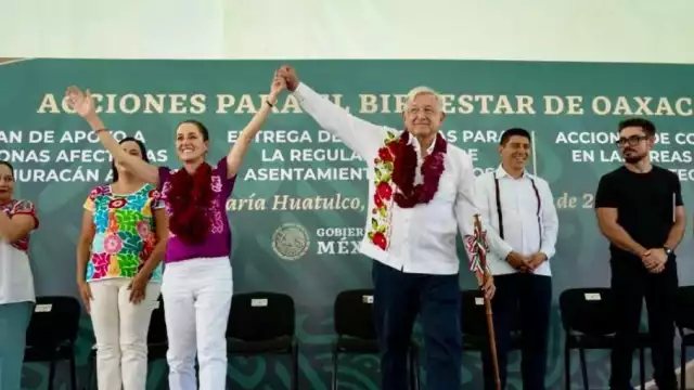 El presidente Andrés Manuel López Obrador envió su felicitación a la virtual presidenta electa, Claudia Sheinbaum, por su cumpleaños