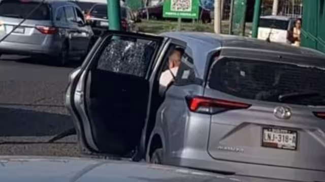 Hombres armados dispararon contra una camioneta en San Pedro Cholula