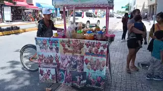 Reportan irregularidades en permisos de comerciantes en Playa del Carmen