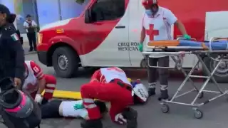 Camión de Lipu arrolla a joven motociclista en Playa del Carmen y huye del lugar