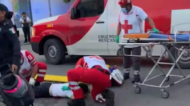 Un camión de transporte de personal de la empresa Lipu arrolló a un joven motociclista en la colonia Villas del Sol, en Playa del Carmen.