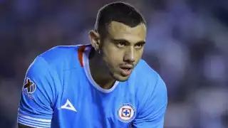  Cruz Azul pierde a Giakoumakis ante Pumas; El Toro, posible suplente
