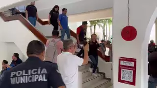 Realizan simulacro de incendio en el Ayuntamiento de Benito Juárez