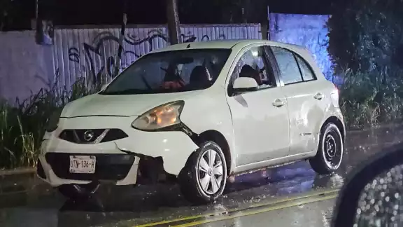Hombre es asesinado a balazos mientras conducía por el Arco Vial en Cancún. Hombre es asesinado a balazos mientras conducía por el Arco Vial en Cancún.