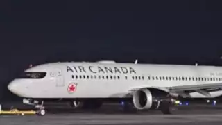 Avión de Canadá regresa al aeropuerto de Cancún por falla mecánica
